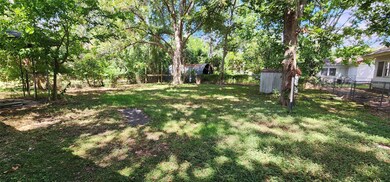 2617 Cottonwood Ave, Bay City, TX 77414 - photo 3