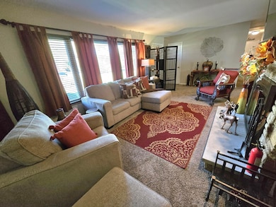 3715 Montclair Dr, Columbus, OH 43219 - photo 6