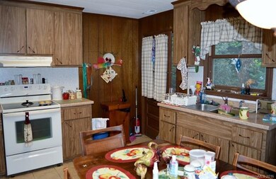 Eat-In Kitchen