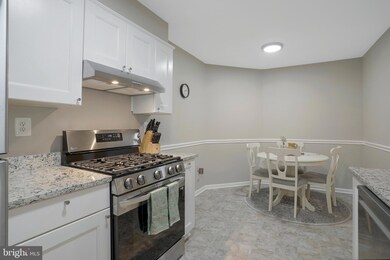 5825 Cove Landing Rd unit 102, Burke, VA 22015 - photo 2