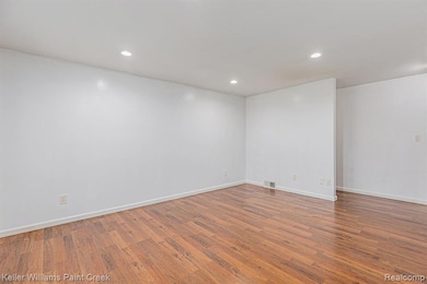 30459 Warner Ave, Warren, MI 48092 - photo 5