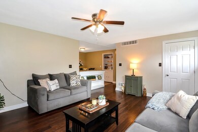 4 Malquinn Dr, Hopedale, MA 01747 - photo 5