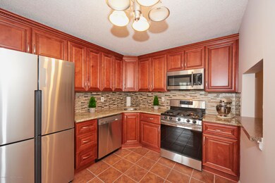 97 Players Cir unit G-1, Tinton Falls, NJ 07724 - photo 3