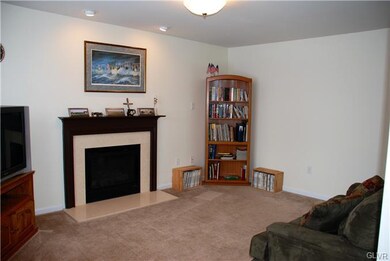 1816 Merlot Dr, Easton, PA 18045 - photo 3