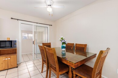 Eat-In-Kitchen