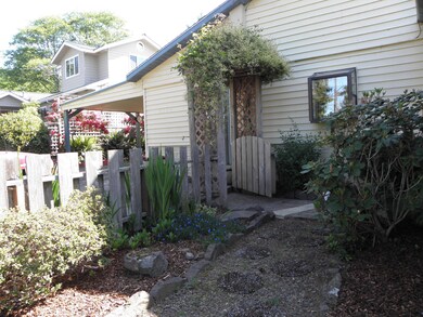 arbor entry gate