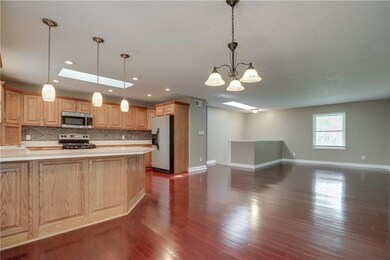 551 S Sawmill Rd, Whiteland, IN 46184 - photo 5