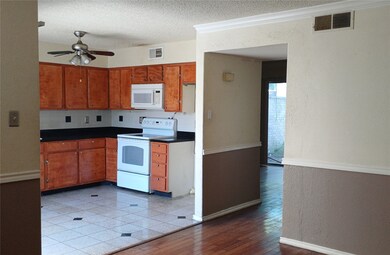 11673 Village Place Dr unit 253, Houston, TX 77077 - photo 5