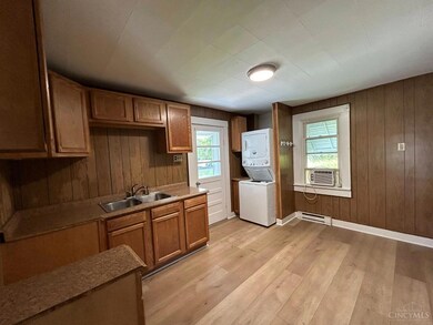 205 E Vine St, Felicity, OH 45120 - photo 7