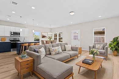 209 Lead Creek Dr, Fort Worth, TX 76131 - photo 2