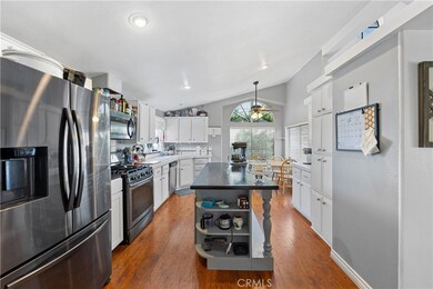 33467 Hidden Hollow Dr, Wildomar, CA 92595 - photo 3