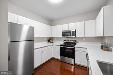 4561 Strutfield Ln unit 3113, Alexandria, VA 22311 - photo 2