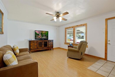 612 Greenway Dr, Hurst, TX 76053 - photo 2