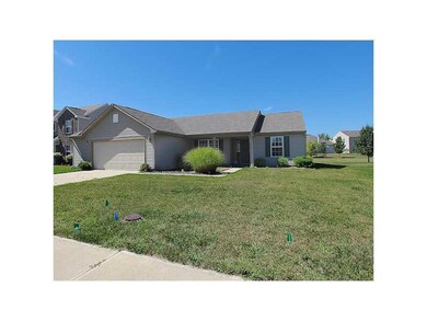 12998 Dolphins Ln, Fishers, IN 46037 - photo 2