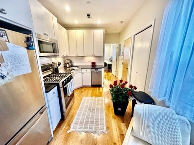 419 Hanover St unit 7, Boston, MA 02113 - photo 4