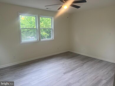 155 Martin Dr unit 2, Manassas Park, VA 20111 - photo 4