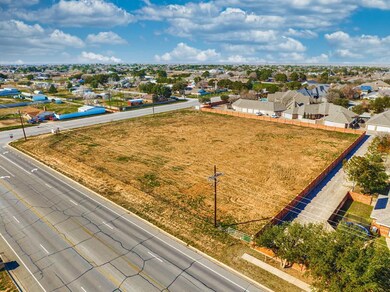 4310 Mockingbird Ln, Midland, TX 79707 - photo 4