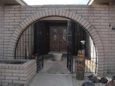 1621 Lomaland Dr, El Paso, TX 79935 - photo 2