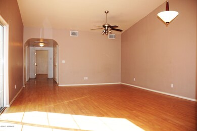 7-GreatRoom1