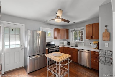 7568 Hazelton St, Dearborn Heights, MI 48127 - photo 7