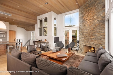 4 Living room