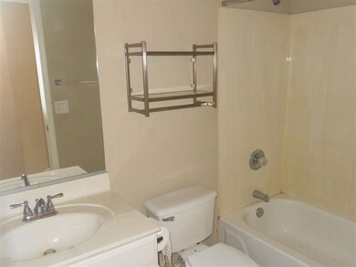 12519 W ROANOKE 025