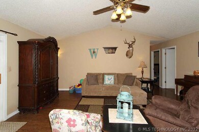 467 E 143rd St, Glenpool, OK 74033 - photo 3