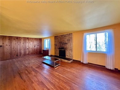 1705 Tanner Rd, Charleston, WV 25314 - photo 7