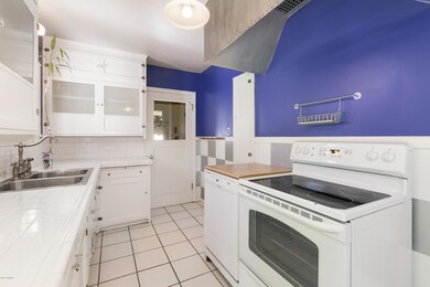 6 Kitchen