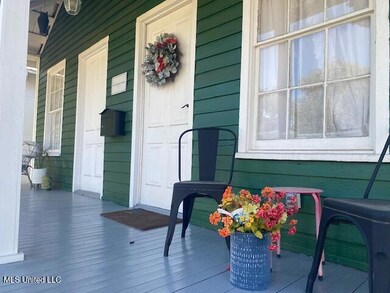 621 N Wall St, Natchez, MS 39120 - photo 2