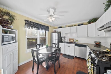 261 N Maple Rd, Saline, MI 48176 - photo 5