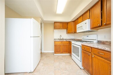 1221 56th St, Des Moines, IA 50311 - photo 7
