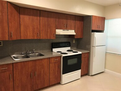 2710 NW 26th St unit 3, Fort Lauderdale, FL 33311 - photo 2