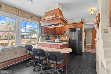 34 Tulip Ln, Levittown, PA 19054 - photo 7