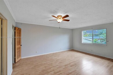 Large bright Master Bedroom with private bathroom and walk-in closet