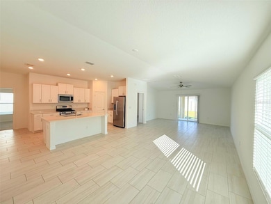 35089 Brackett Bend, Zephyrhills, FL 33541 - photo 3