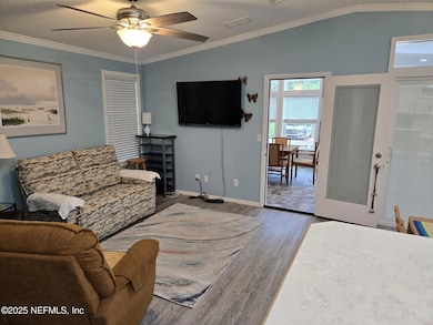 Andrew 631 - Living Room