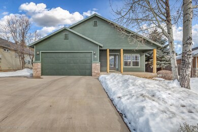 01_624_Lariat_Loop_New_Castle_81647001_m