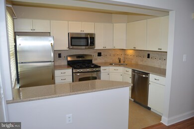 20 Dennis Ct, Hightstown, NJ 08520 - photo 7