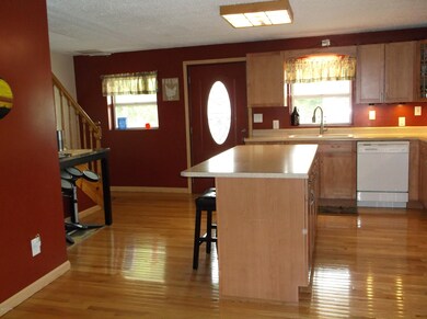 138 S West Coloma kitchen 003