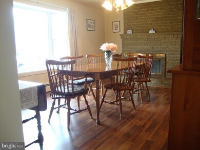 312 Miller Dr, Strasburg, VA 22657 - photo 2