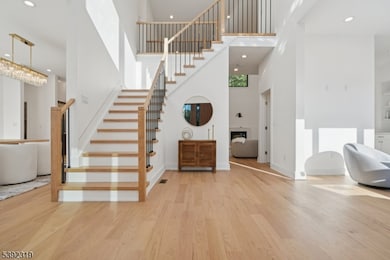 8 Fordham Rd, Livingston, NJ 07039 - photo 2