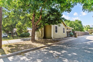 601 N Walnut St, Weatherford, TX 76086 - photo 2