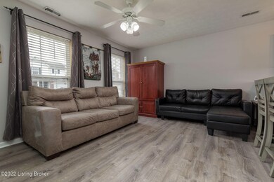 6933 Arbor Creek Dr unit 68, Louisville, KY 40228 - photo 6