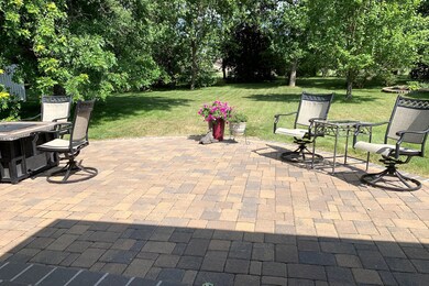 1010 Thomas Ave, Jamestown, ND 58401 - photo 3