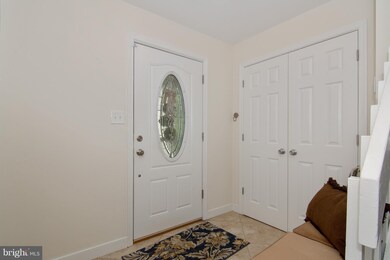 12722 Torrington St, Woodbridge, VA 22192 - photo 2