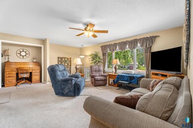 6504 W Oriole Cir, Sioux Falls, SD 57106 - photo 4