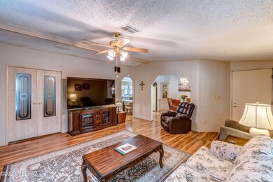 3364 W Majestic Dr__026