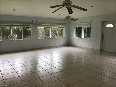 Huge Bonus Room.   The possibilities are endless