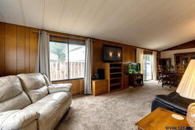 901 E 12th St, Newberg, OR 97132 - photo 5